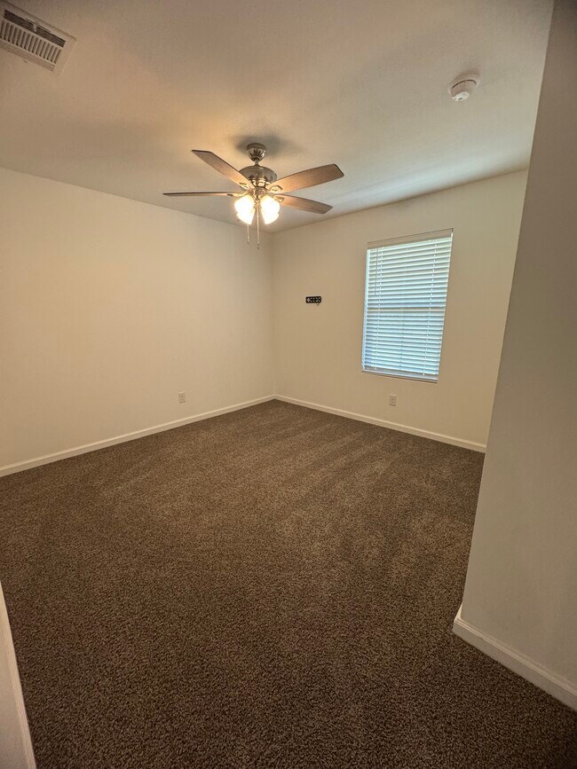 Foto del edificio - 35487 Grovemont Dr