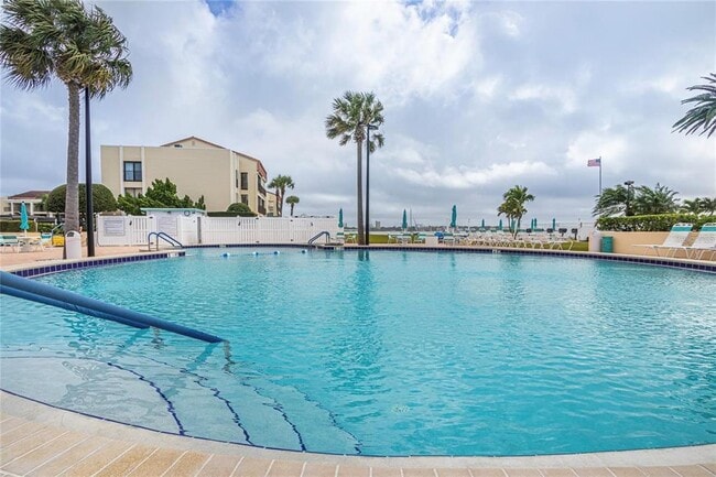 Foto del edificio - 895 S Gulfview Blvd
