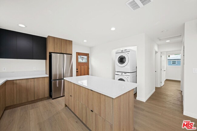 Building Photo - 3807-3102 W Heffron Dr