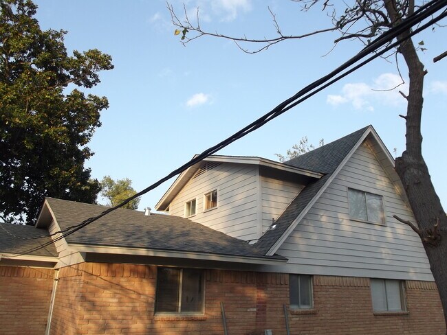 Foto del edificio - AVAILABLE NOW!!! Lovely 3-Bedroom 2-Bath 2...