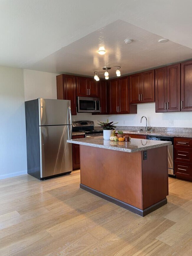 Building Photo - 3 bedroom in San Francisco CA 94110