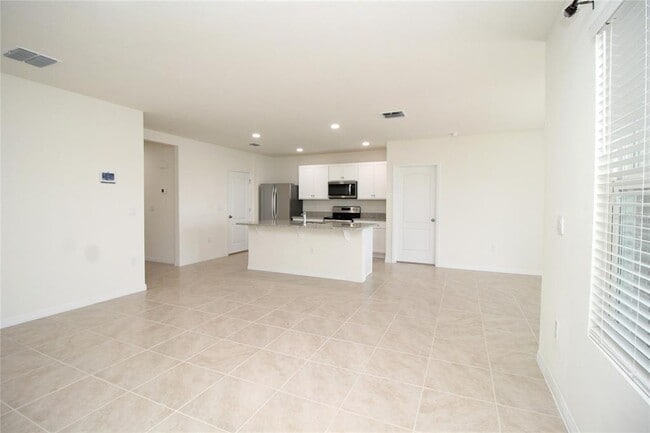 Foto del edificio - 9488 Black Walnut Dr
