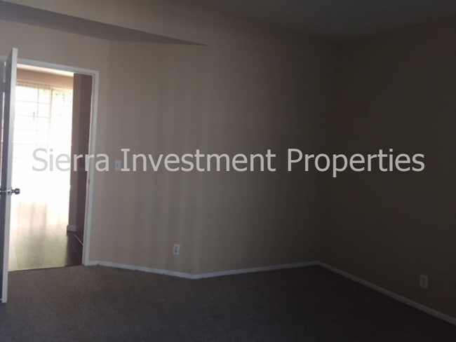 Building Photo - 4411 Cahuenga Blvd