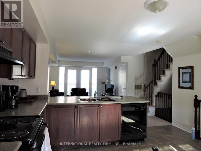 Building Photo - 4855-4855 Half Moon Grove