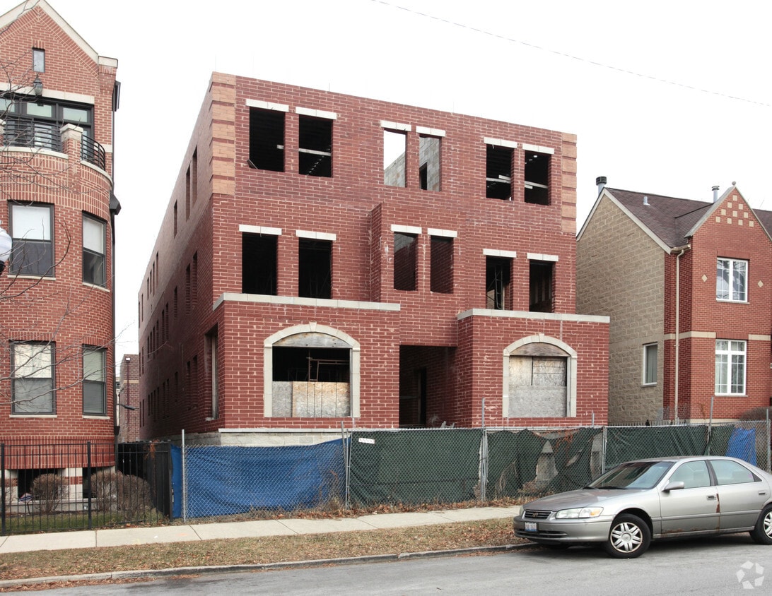 Foto del edificio - 4453 S Lake Park Ave