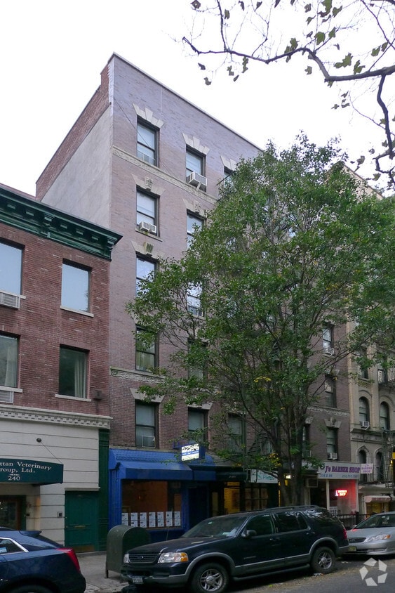 Building Photo - 236 E 80th St