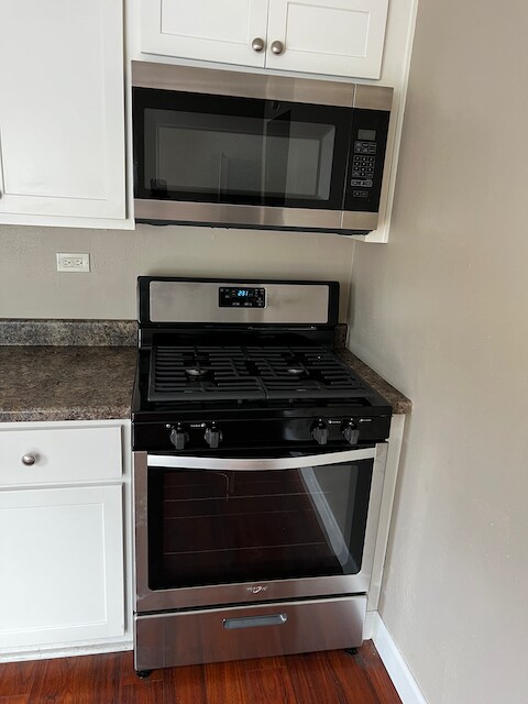 New Gas Stainless Stove - 1370 Elkhorn Rd