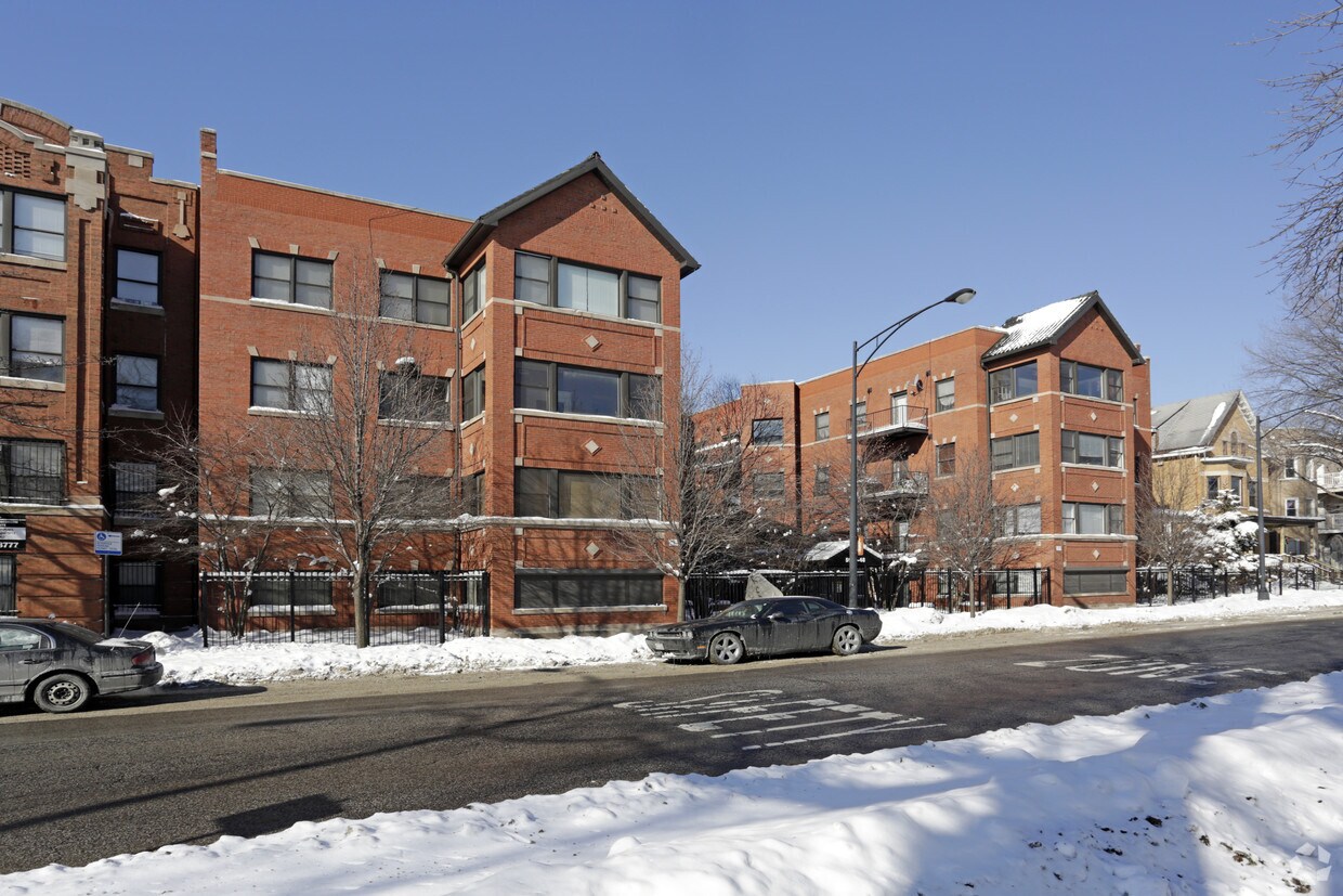 Foto principal - 5950 S King Dr