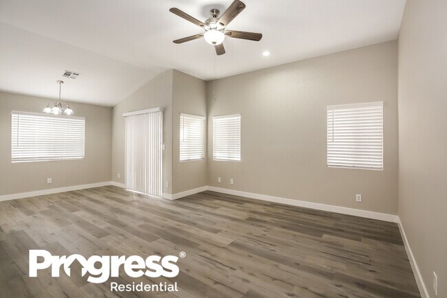 Building Photo - 415 Mayan Dr