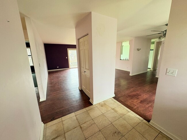 Building Photo - 6N 730 Manor Rd