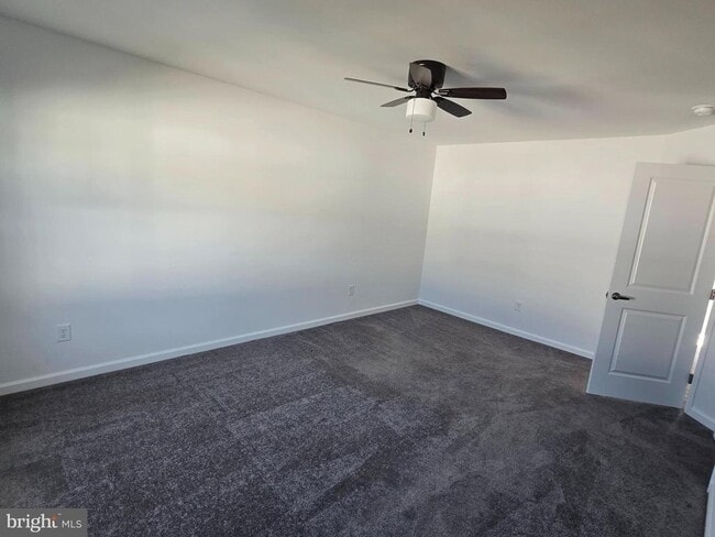 Building Photo - 14 Snowdrop Ct