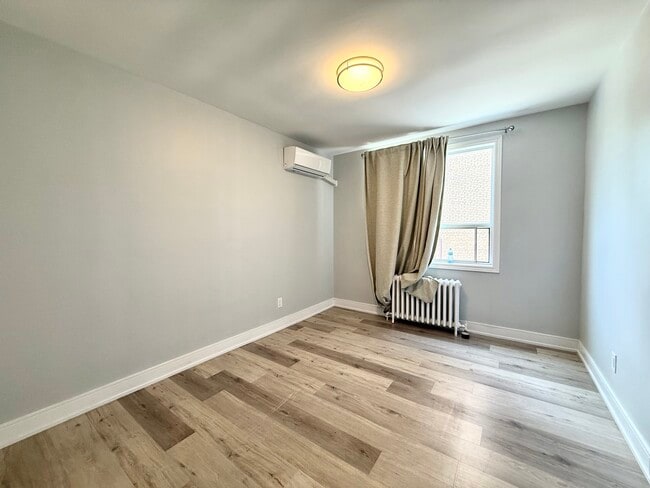 Photo du bâtiment - 1 E 35th St