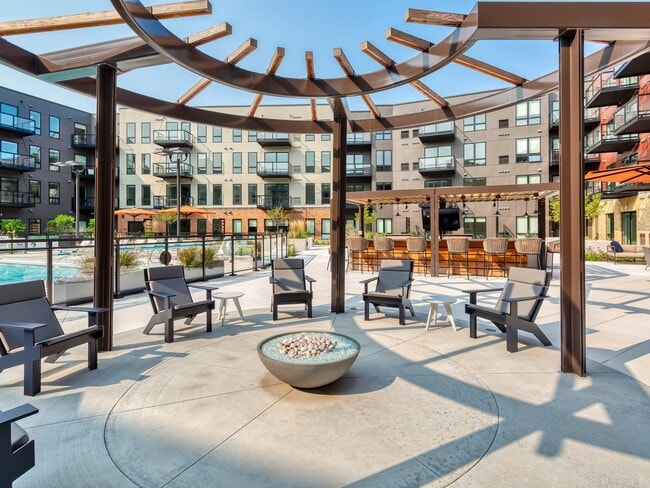 Foto del edificio - Avidor Glenview 55+ Active Adult Apartment Homes