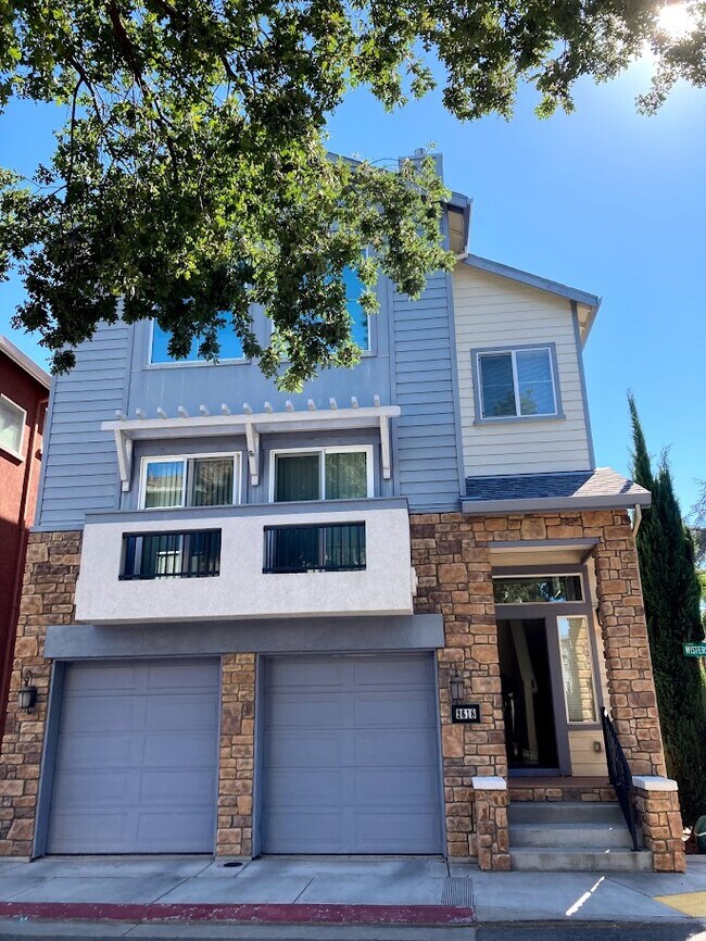 Foto del edificio - 2618 Wisteria Way