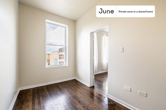 Foto del edificio - Room in Shared 3 bed/1 bath home