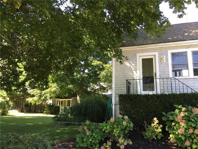 Building Photo - 933 Anthony Rd