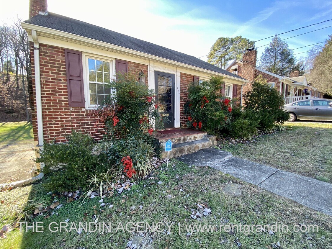 Foto principal - 906 Brandon Ave SW