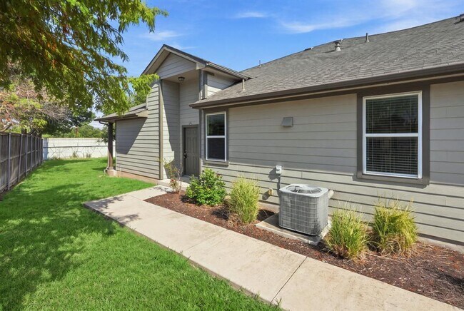 Building Photo - 13700 Sage Grouse Dr