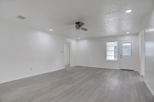 Building Photo - 6227 Leaf Arbor Dr