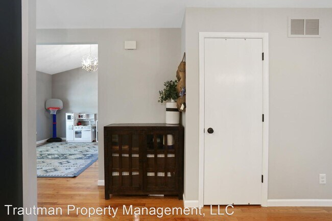 Foto del edificio - 3 br, 2 bath House - 2004 Scottsdale Dr.