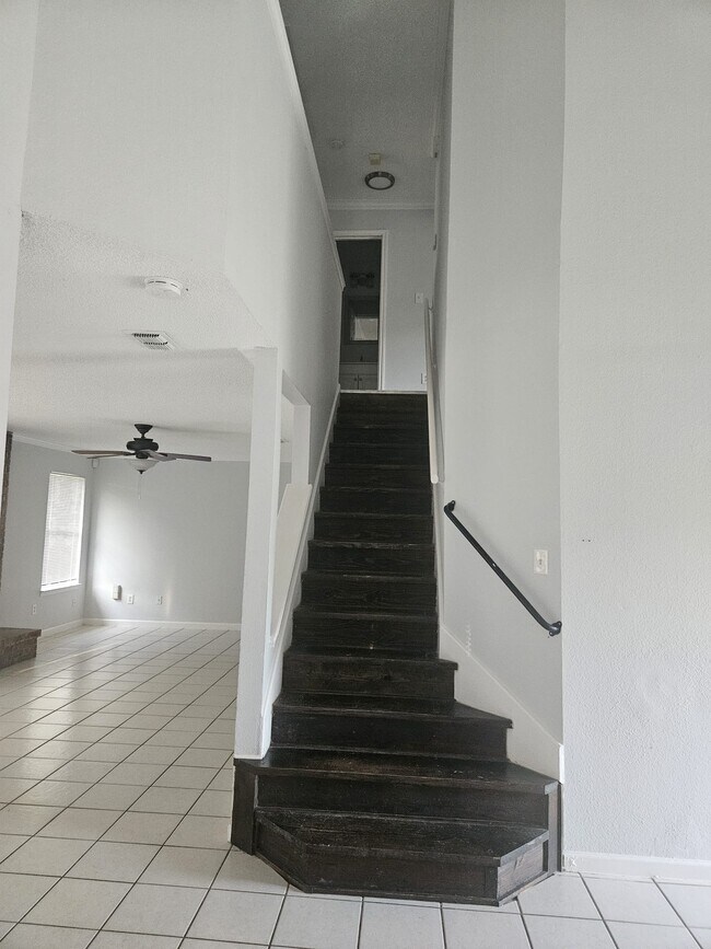 Foto del edificio - 9219 Ridge Cross