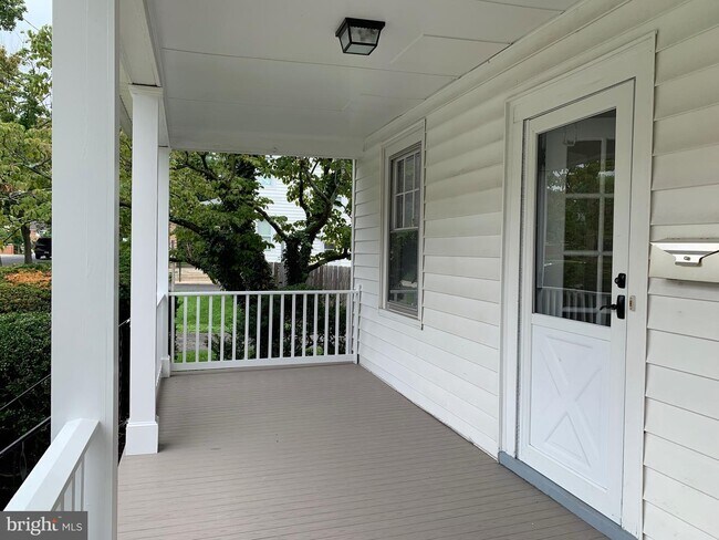 Building Photo - 5414 McKinley St