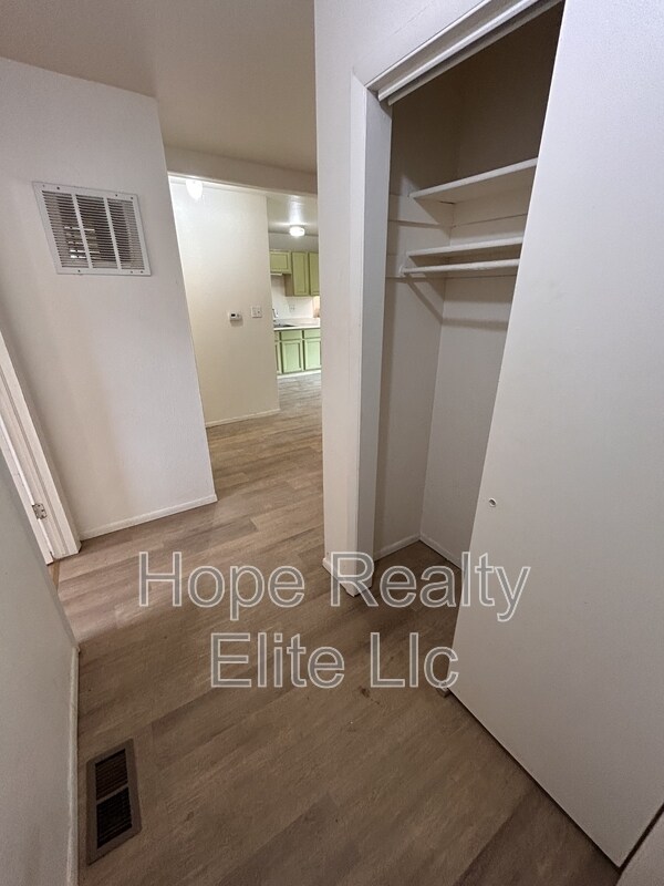 Foto del edificio - 334 Fairway S