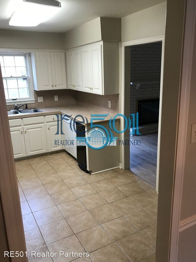 Building Photo - 2 br, 2.5 bath House - 406 Cambridge Place