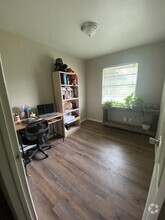 Building Photo - 5139 Vlg Trl Dr