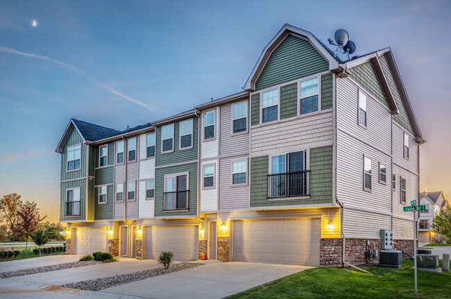 Foto del edificio - Village at Maple Bend Townhomes