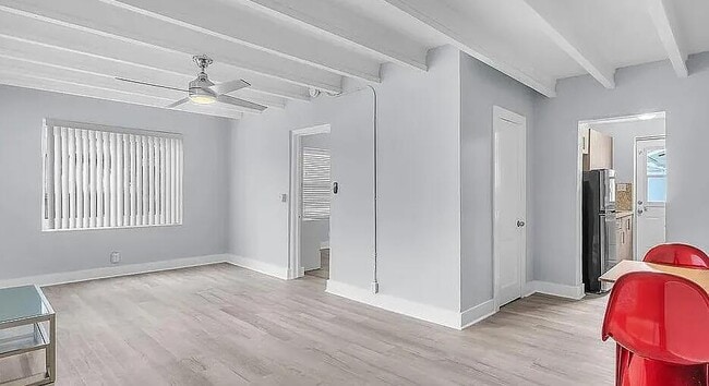 Foto del edificio - 401 Hibiscus Ave