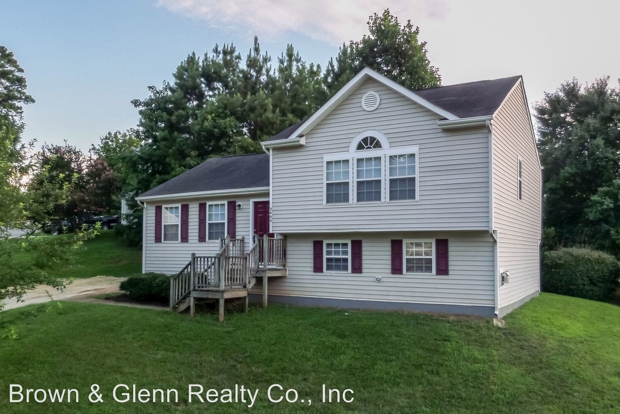 Primary Photo - 2400 Springhill Ave
