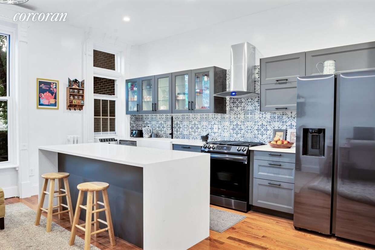Primary Photo - 369 2nd St