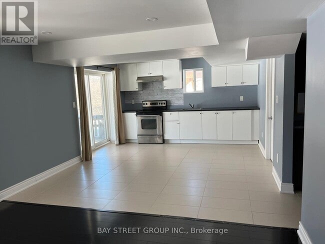 Building Photo - 8 Dovetail Dr