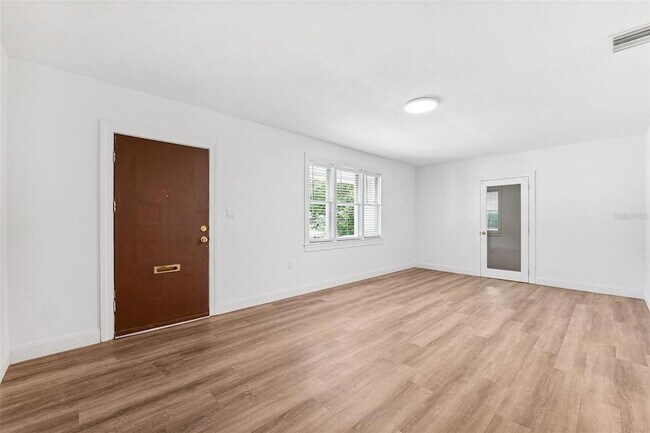 Foto del edificio - 1205 E Hamilton Ave