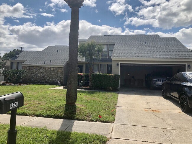 Foto del edificio - MOVE IN NOW! 4x3 Screened in pool home!!! ...