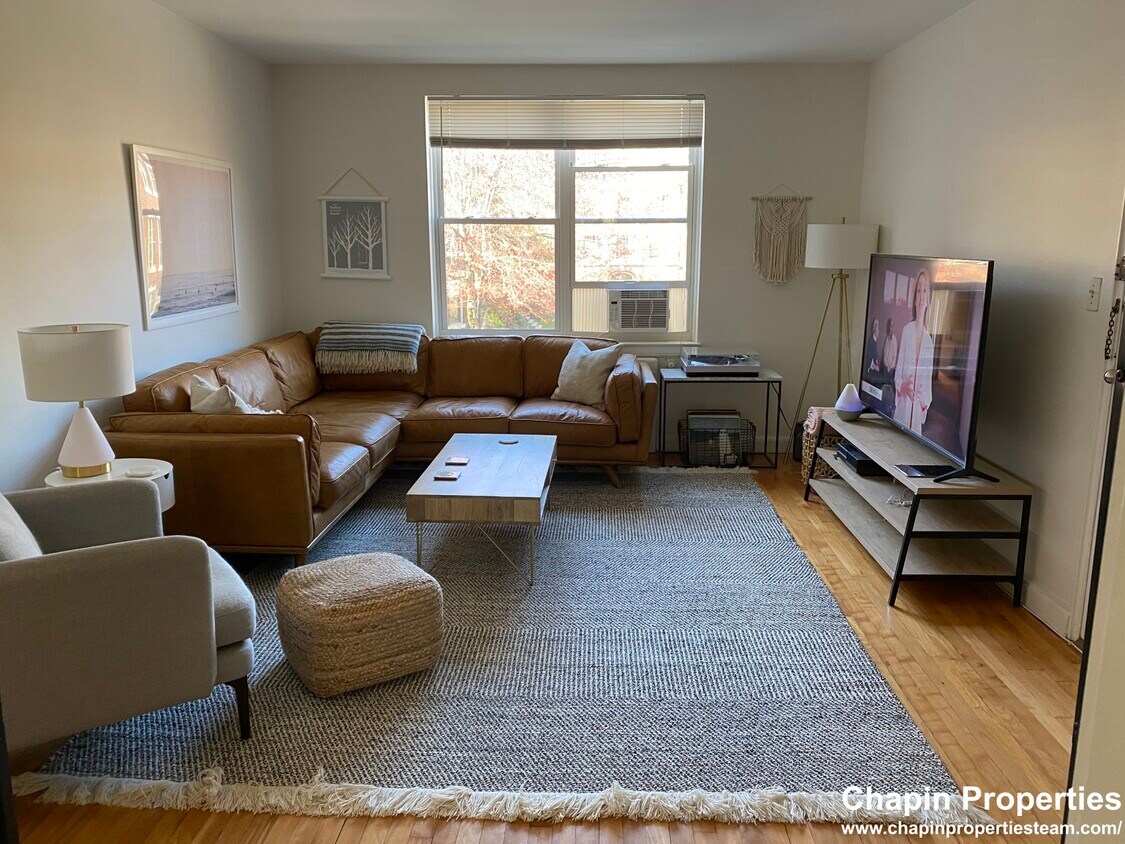 140 Beaconsfield Rd Unit 4, Brookline, MA 02445 Apartments in