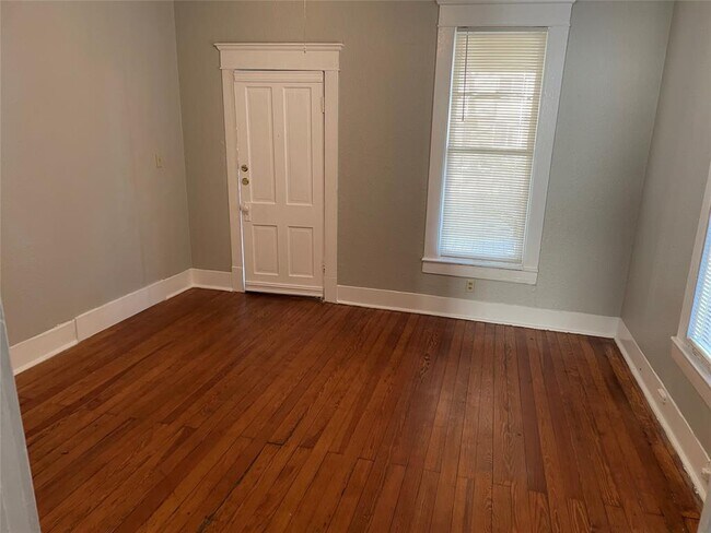 Foto del edificio - 413 W Franklin St