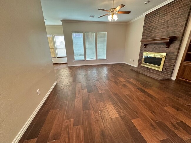 Building Photo - 4 Bedroom Edmond House