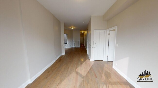 Building Photo - 1016 N. California Avenue Unit 2