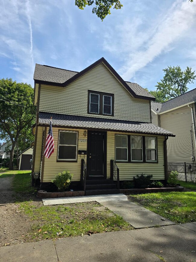 Building Photo - 1204 N Church St