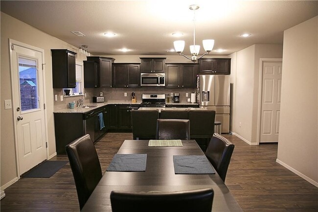 Foto del edificio - 801 SW Loudon Dr