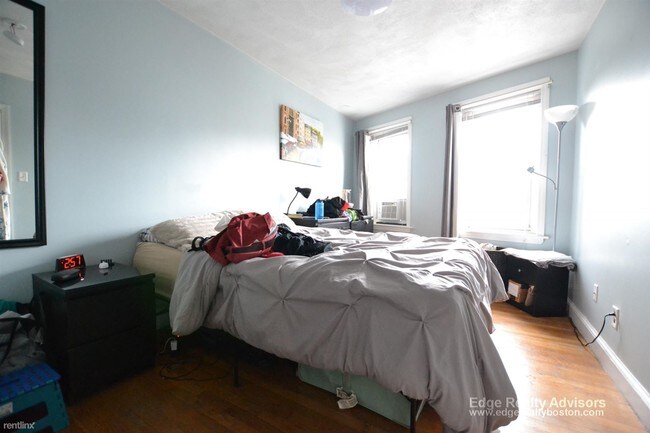 Building Photo - 1 br, 1 bath  - 130 Emerson St