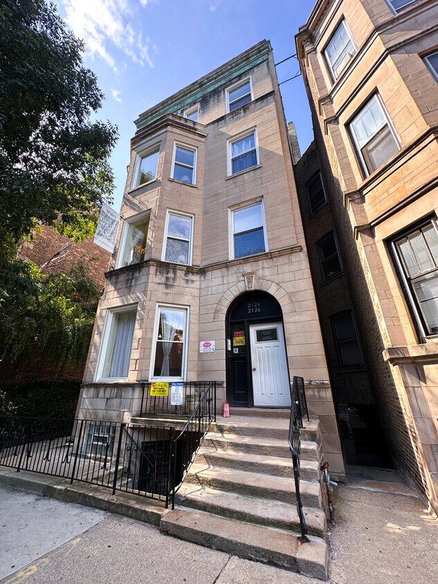 Foto principal - 2126 N Sheffield Ave