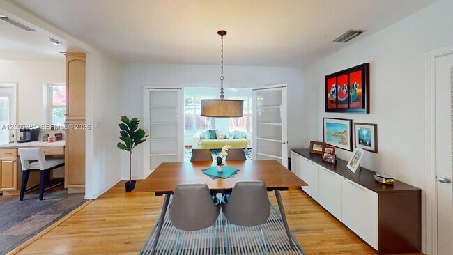 Foto del edificio - 951 NE 116th St