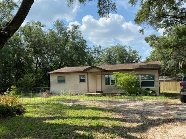 Building Photo - 2401 NE 59th Pl