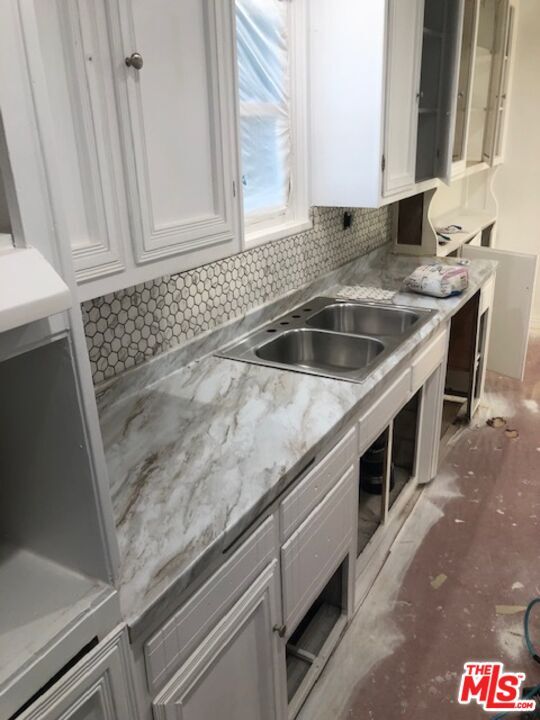 Foto del edificio - 10449 Gothic Ave