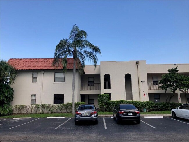 Building Photo - 7406 Woodmont Ter