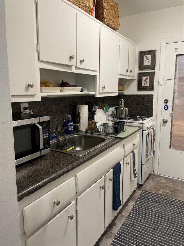 Foto principal - 7311 Gary Ave