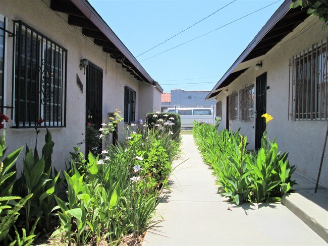 Foto del edificio - 10953 S Vermont Ave